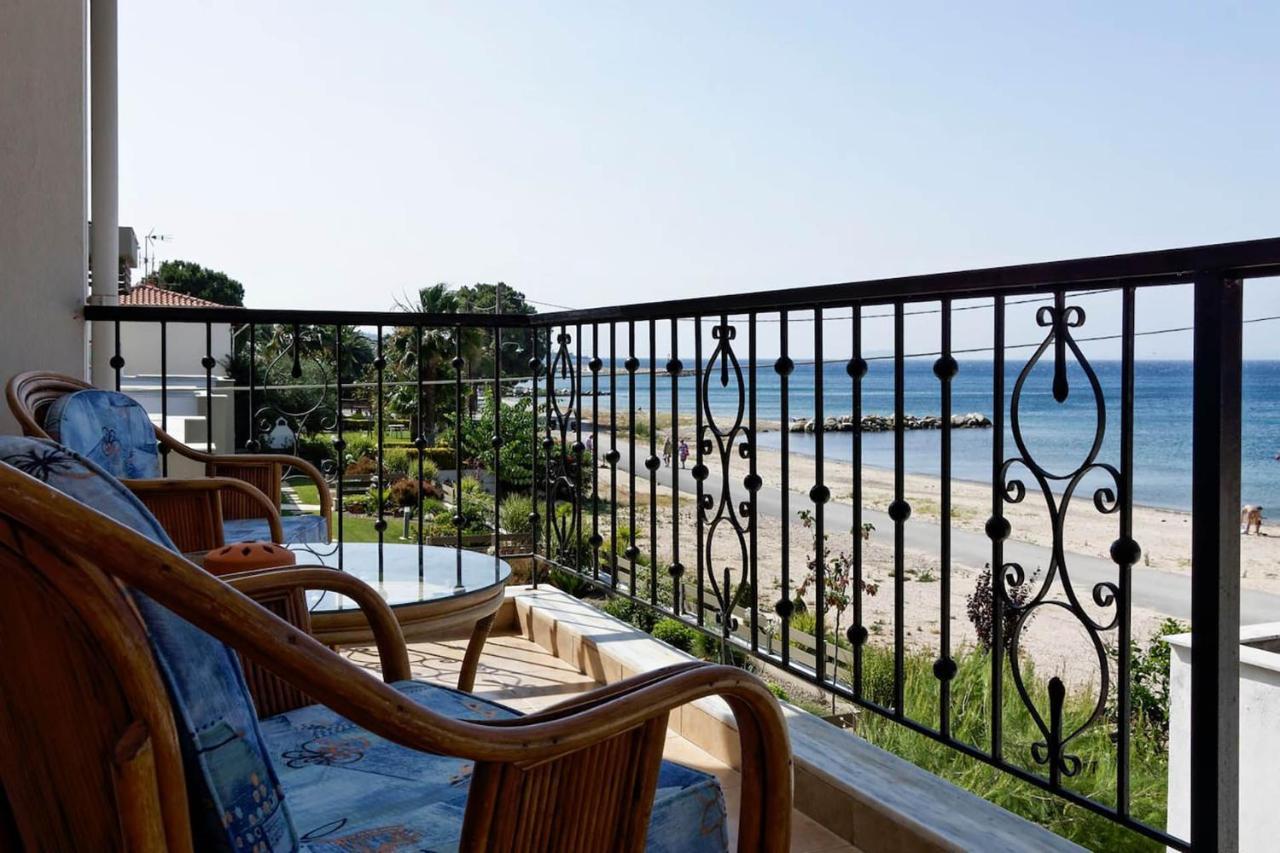 Lemon Beach Front Apartment, Nikiti Exterior photo