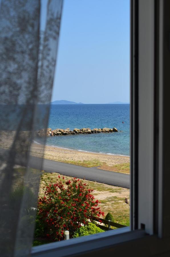 Lemon Beach Front Apartment, Nikiti Exterior photo
