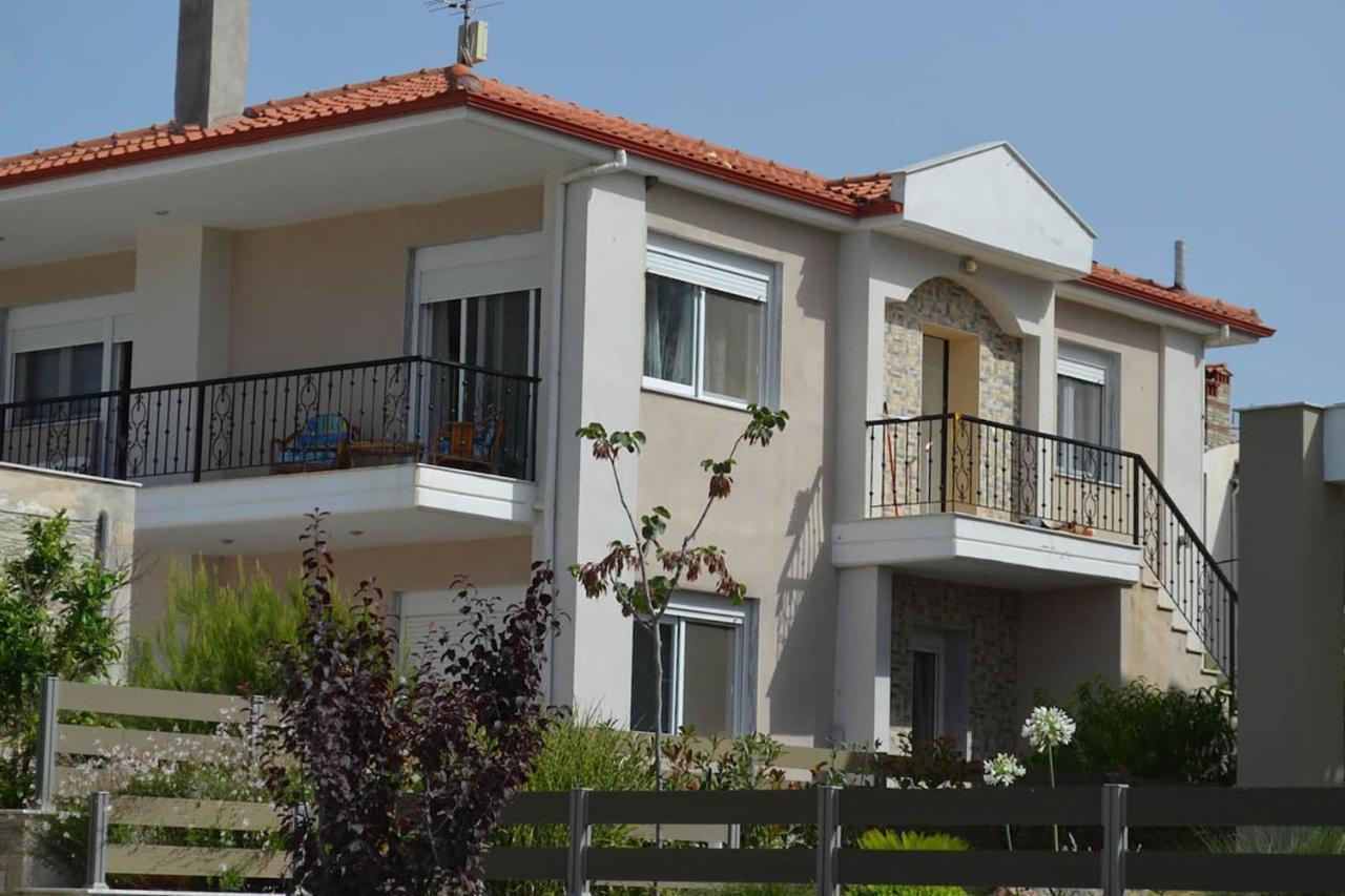 Lemon Beach Front Apartment, Nikiti Exterior photo