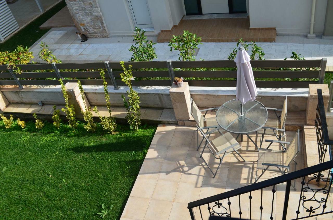 Lemon Beach Front Apartment, Nikiti Exterior photo